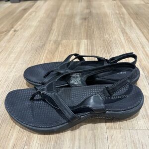 Merrel Savanah sandals  good condition sz 10